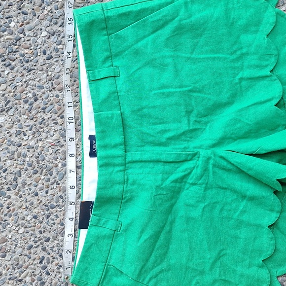 NWT 4" J. Crew Kelly Green Scalloped Hem Cotton Linen Shorts Size 10 - Picture 3 of 11